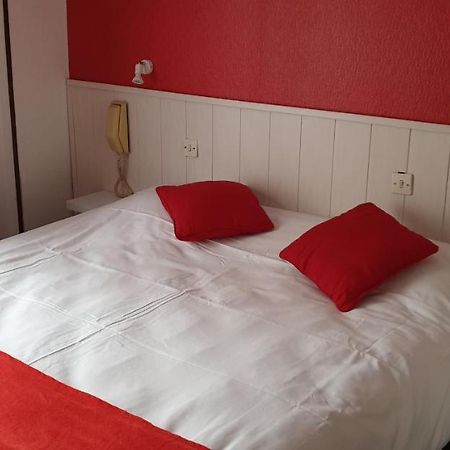 Hotel Restaurant De Seignelay Auxerre Esterno foto