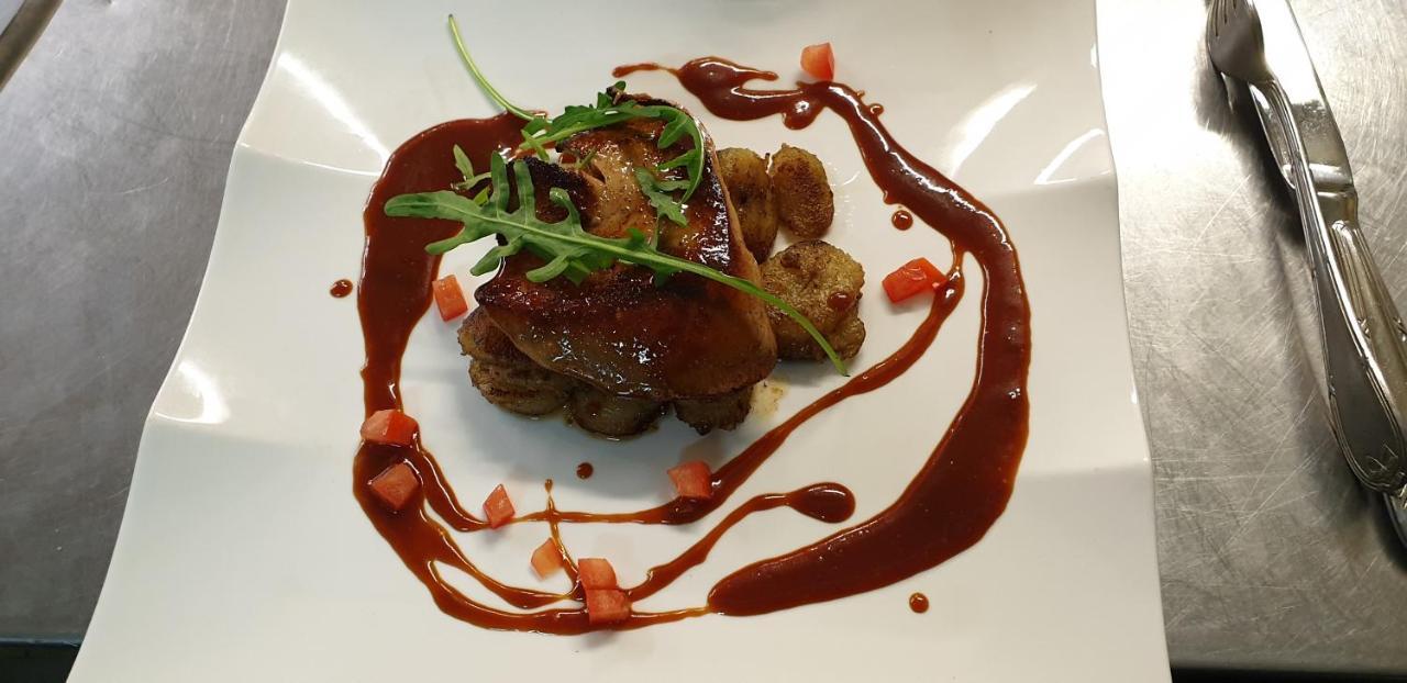 Hotel Restaurant De Seignelay Auxerre Esterno foto